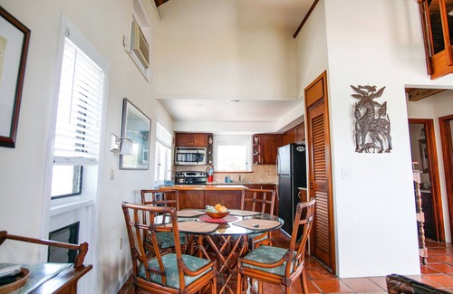 Estate Enighed Condo | Tropical Breeze @ Battery Hill: Gorgeous views, walking dist. to town!