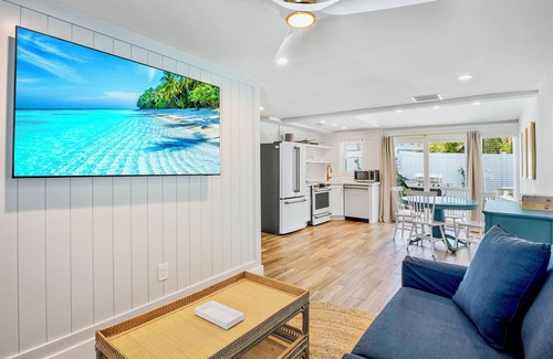 Siesta Key Village Hotel | Tropical Breeze Resort