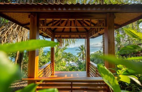 Tango Mar Villa | Tropical cliff house, 3 minute walk to the beach