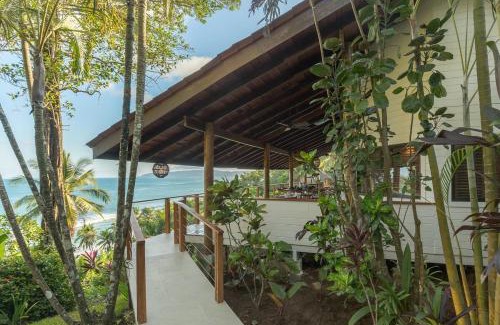 Tango Mar Villa | Tropical cliff house, 3 minute walk to the beach