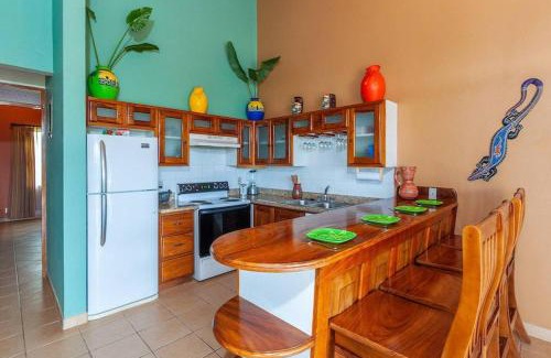 Coco House | Tropical Condo with Spectacular Ocean Views, Panoramic Dining Terrace & Quick Walk to Beach