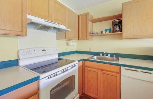 Kapaa Condo | Tropical Garden Haven PF-E204