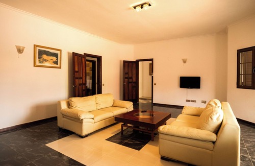 Monte Cafe House | Tropical Getaway in São Tomé – Relax at Refúgio da Ilha
