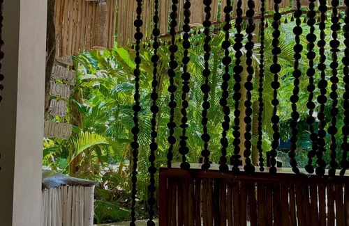 Samana House | Tropical hostel with community vibe, 5 minutes from El Valle beach in Samaná.