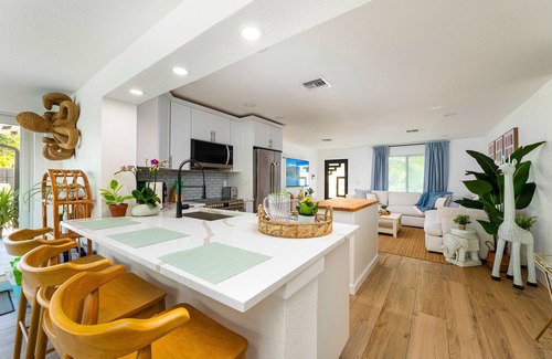 Parker Ridge House | Tropical Jungle Pool House in West Palm minutes from the beach, downtown, & PBI!