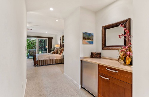 Wailea Villa | Tropical Luxury Villa Indoor-Outdoor Living, Gourmet Kitchen and Spa Bathrooms!