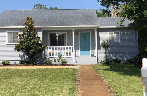 Gulfport House | Tropical Oasis - 3BR/2BA - blocks to beach
