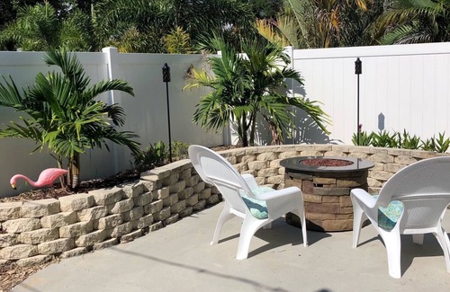 Gulfport House | Tropical Oasis - 3BR/2BA - blocks to beach