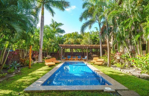 Junquillal House | Tropical oasis a stone's throw to the beach. Perfect for families. Pet friendlyn