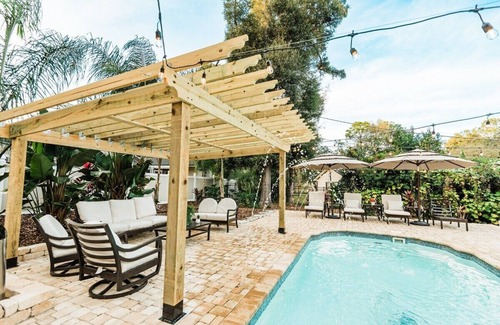 Longwood House | Tropical Oasis - Heated Luxury Pool - Game Room