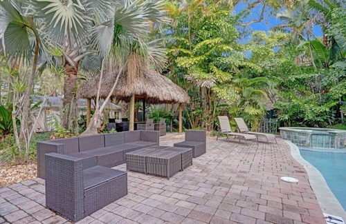 Sailboat Bend House | Tropical Oasis: Studio w/Pool