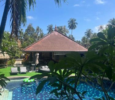 Maret Resort | Tropical Palm