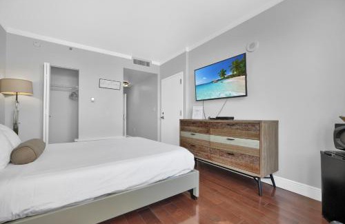 Coconut Grove Apartment | Tropical Paradise Spacious 3 bedroom