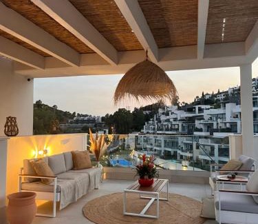 Benahavis Apartment | Tropical penthouse with big roof terrace