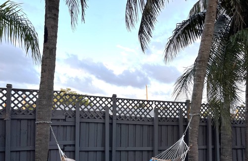 Central Corals House | Tropical pool/game home/minutes from beach and Wilton Manors