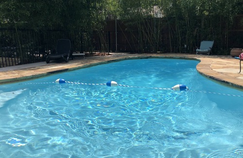 Duncanville House | Tropical POOL Paradise! Hot Tub, Fire Pit, Grills! 🔷 Comfortable Updated House 🔷