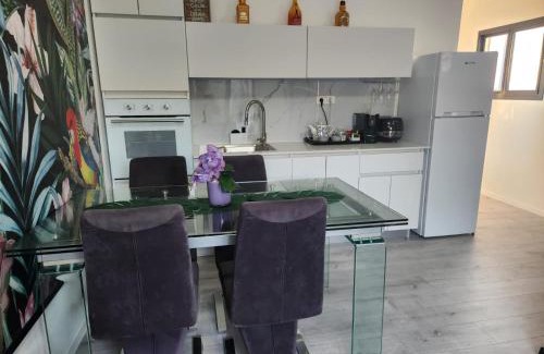 Amnon House | Tropicana