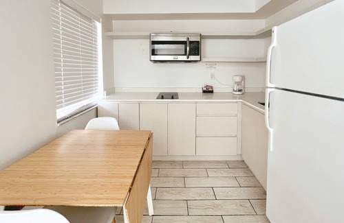 East Fort Lauderdale House | TropiRock A North Beach Village Resort Hotel