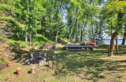 Bovey Cabin | Trout Lake Cabin w/Private Dock, Kayaks & Loft!