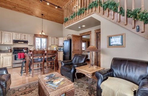 Bozeman House | TroutChasers Cabin - Fly Fish Private River Access & Explore Big Sky Country