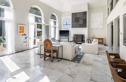 North Sea Villa | True Mediterranean Villa in heart of Hampton's-5 BR/6 Bath-Fully Renovated