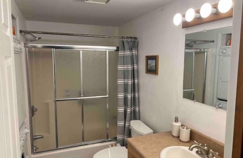 North Troy Condo | True Ski-in Ski-out! Walk to hotel-waterpark-golf