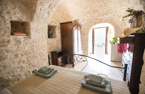 San Michele Salentino House | Trulletto Corte degli Ulivi