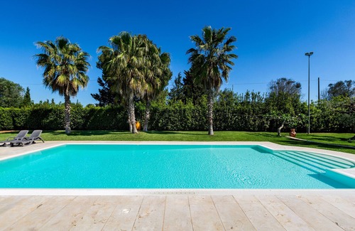 Francavilla Fontana Apartment | Trullo Bouganville by Perle di Puglia