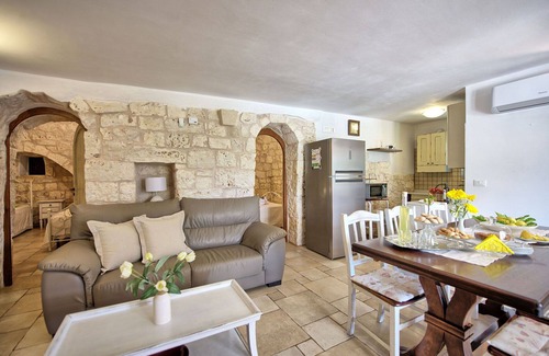 San Michele Salentino Villa | Trullo Santo Stefano - Vacation rental with swimming pool in San Michele Salentino, Puglia
