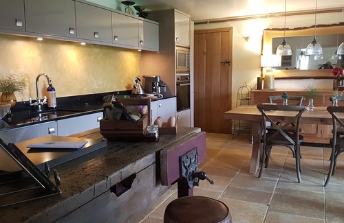 Inchbrook Cottage | Truly STUNNING VIEWS at " beautiful Cotswold cottage" in AONB, Cotswolds England