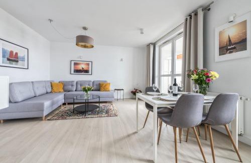 Przymorze Apartment | Trzy Żagle with City View by NorthSide Apartments