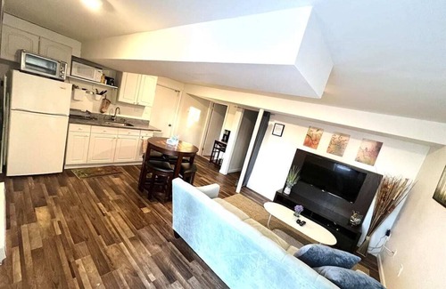 Waltham Apartment | Tucked away garden level studio near Cambridge 4172