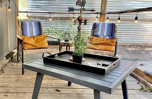Govalle Cottage | Tucked Away Stay in East ATX