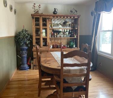 Cochrane House | Tudor House Bed and Breakfast