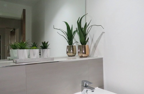 The Westside Apartment | Tudors eSuites JQ Regency Kingsize