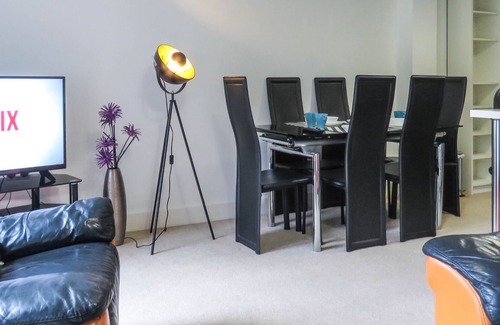 The Westside House | Tudors eSuites Park Central Townhouse Garden and Parking