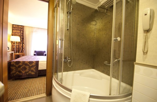 Osmangazi Hotel | Tugcu Hotel Select