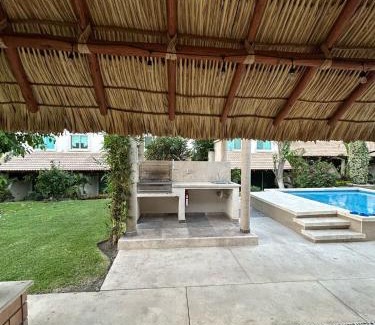 Jimenez Apartment | Tulipanes Pool AC WiFi
