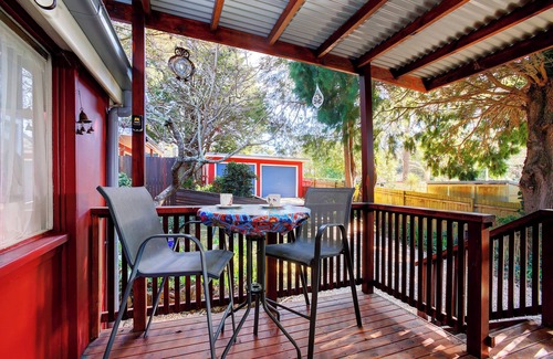 Wentworth Falls Cottage | Tullys Hut - Walk to Hikes, Waterfalls, Views