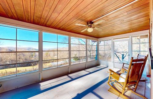 Franklin House | Tumbling Leaf Cabin