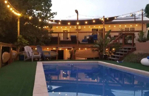 Nazareth Apartment | Turtle Cove 1 King Bed with Pool. Walk to Red Hook