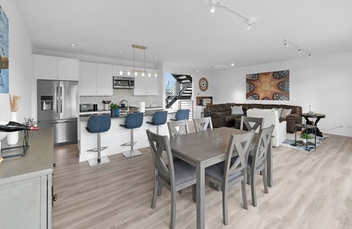 Ottawa Condo | Turtle Cove 2 Bed 2 Bath