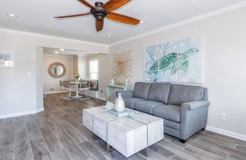 Normandy Beach Condo | TURTLE COVE AT RUNAWAY BAY! FULLY RENOVATED 2 BED 1.5 CONDO 1 BLOCK FROM BEACH!