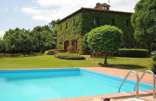 Piana Villa | Tuscan Style Family Friendly Villa With Large Pool.