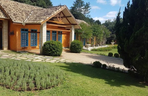 Ibiuna House | Tuscan Villa in Gated Community
