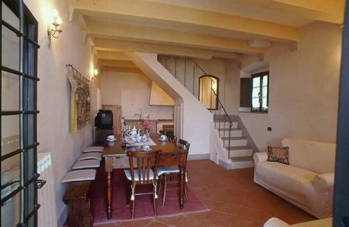 Monteriggioni Villa | Tuscany Luxury Spacious Villa Private Pool Wi-Fi free near Siena Family Frendly