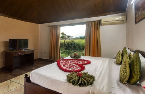 Dhela Hotel | Tusk And Roar Resort Petfrindly Jungle Cottages