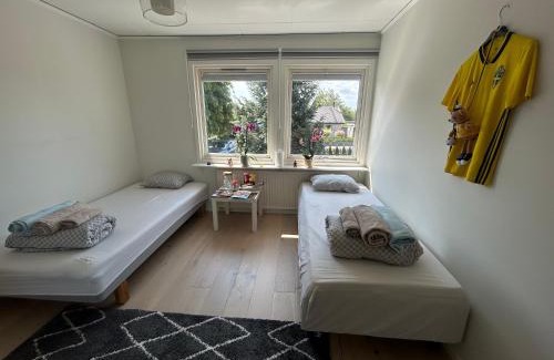 Kalmar House | Två sovrum fyra sängar Koppla av med hela familjen i detta fridfulla boende