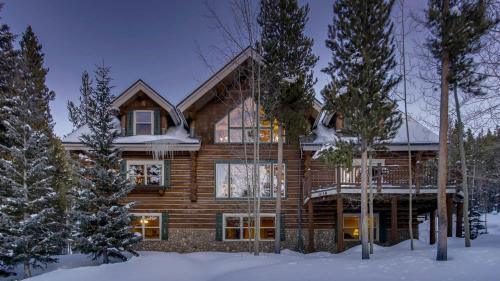 Dunkin Hill House | Twin Eagles Lodge