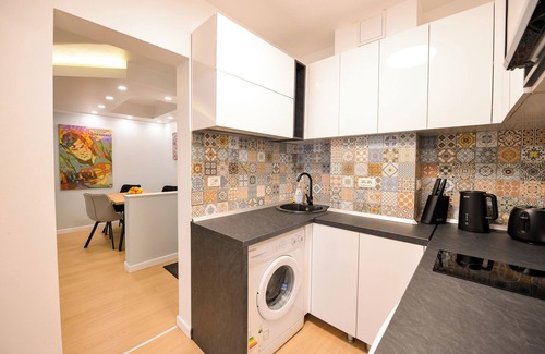 Bucharest City-Centre Apartment | Twin III - One Bedroom - 4 Guests - Cismigiu Gardens